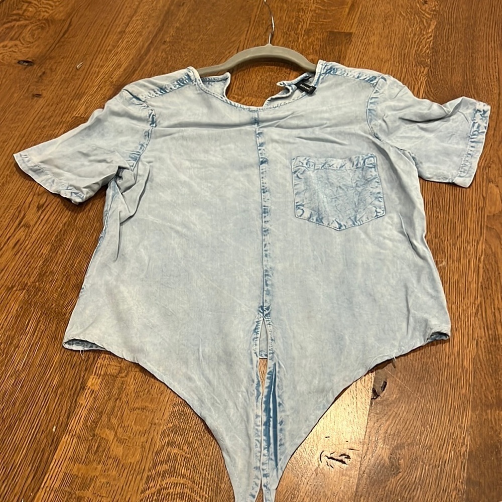 D&Kade Women’s Blue Blouse Size Small